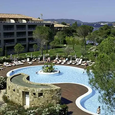Porto-vecchio Sleeps 4 Pool Air Con T805887 度假居